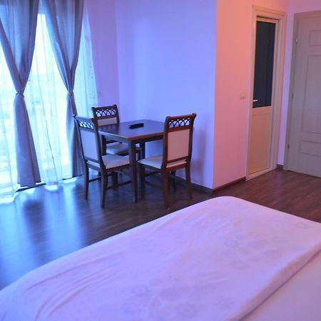 Royal Gaz Hotel Durres Exterior photo